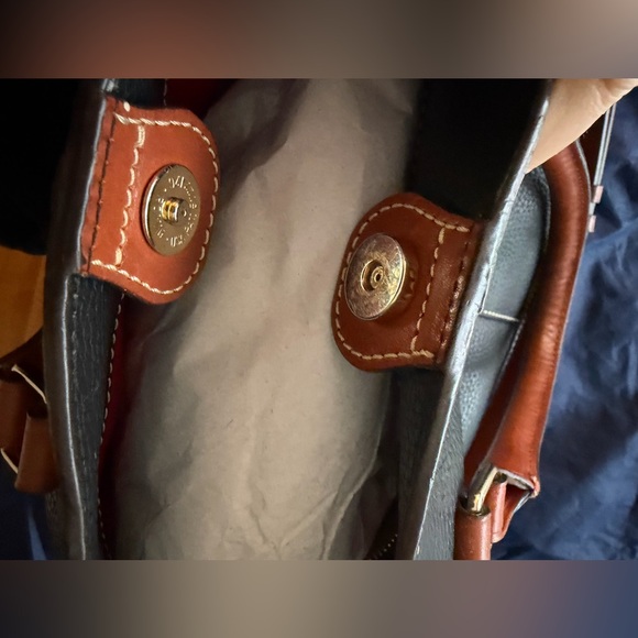 Dooney & Bourke Black Pebbled Leather Purse - Picture 16 of 16